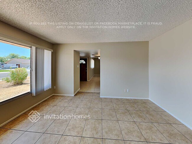 Foto del edificio - 4630 W Marshall Ave