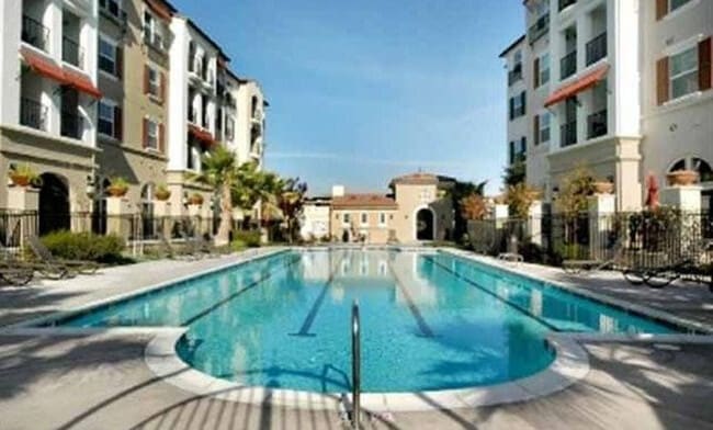 Foto del edificio - 3360 Maguire Way