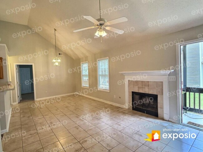 Foto del edificio - 1229 Cave Springs Rd