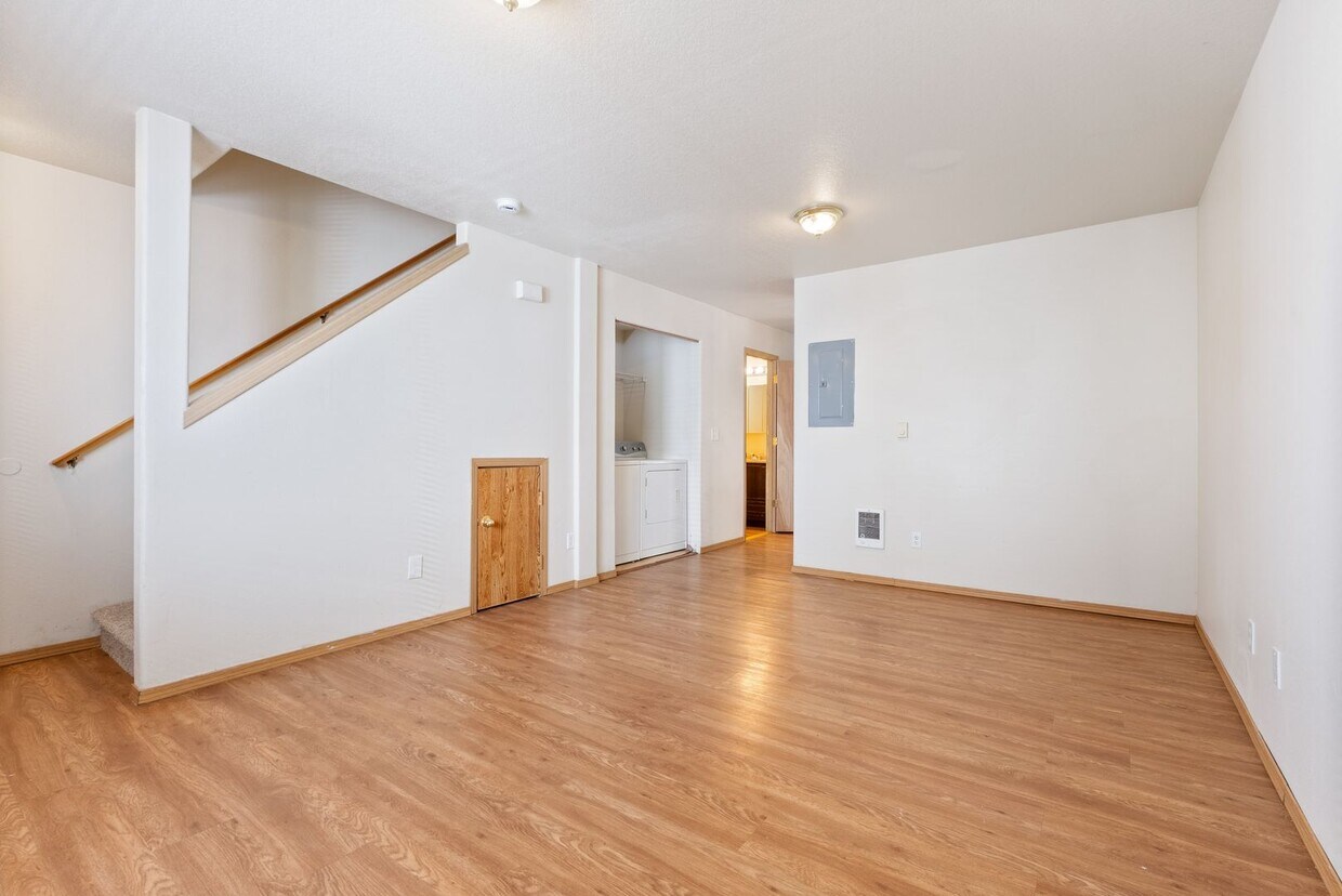 Primary Photo - Spacious 2-Bedroom Townhome in SE Portland