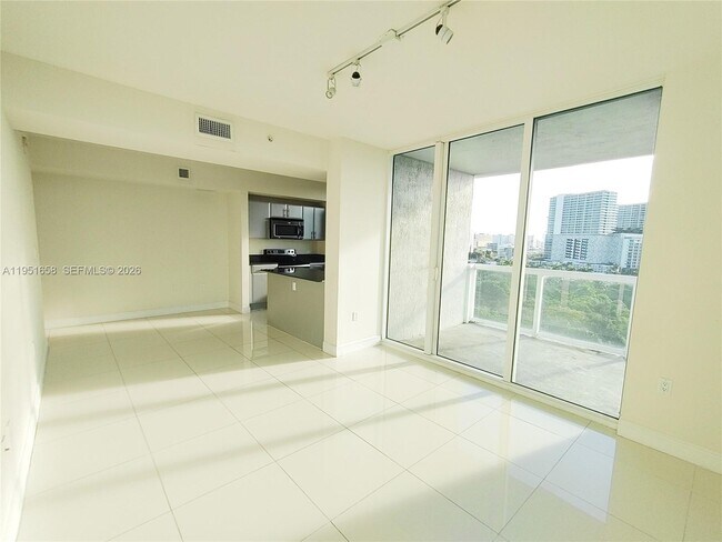 Foto del edificio - 1871 NW S River Dr