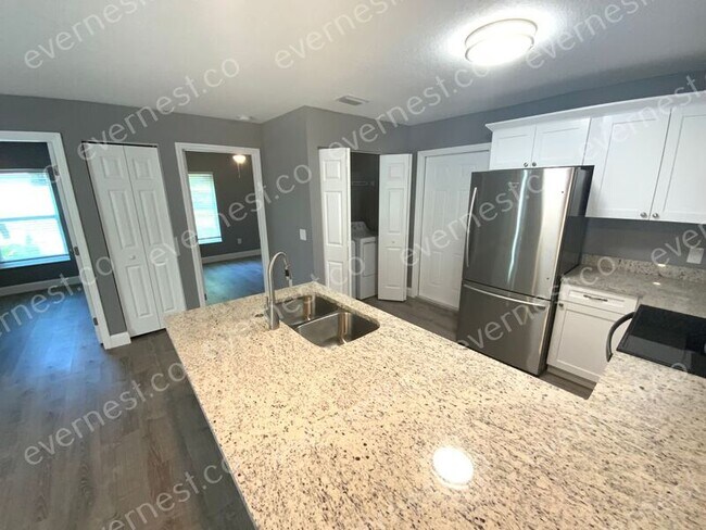Foto del edificio - 8310 N Brooks St
