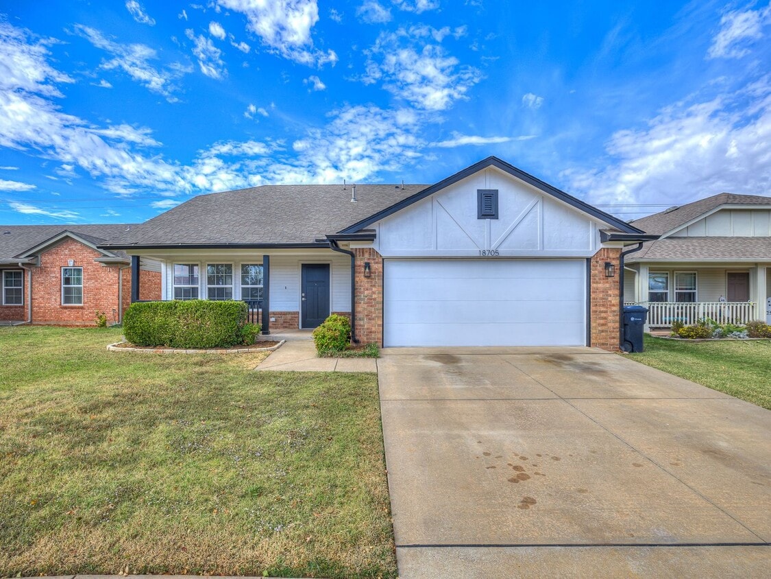Beautiful remodeled home in Edmond + 4 bedrooms + 2 bathrooms + Valencia Neighborhood - Beautiful remodeled home in Edmond + 4 bedrooms + 2 bathrooms + Valencia Neighborhood