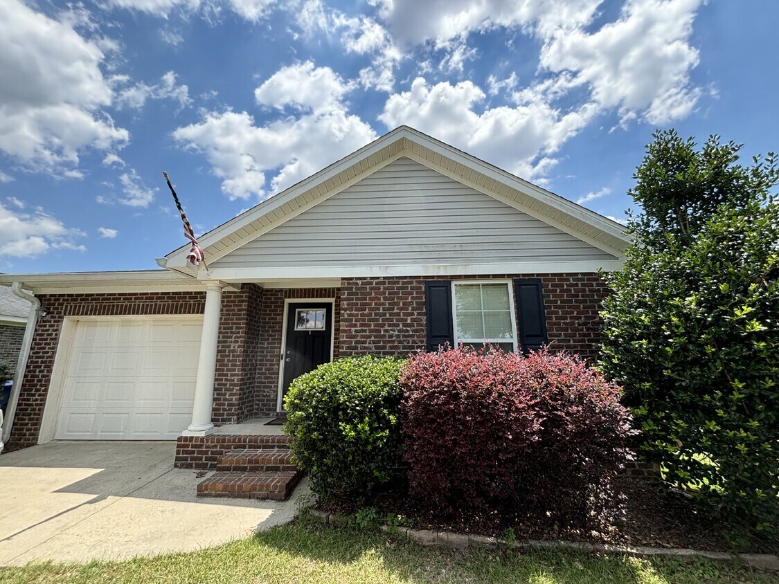 128 Montreat Ct, Dothan, AL 36303 Room for Rent in Dothan, AL