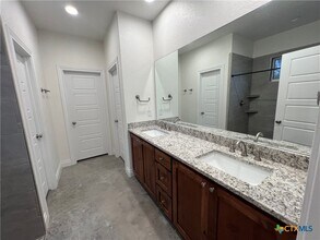 Building Photo - 274 Kerlick Ln