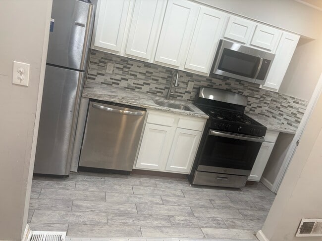 Foto del edificio - 3611 W Lexington St