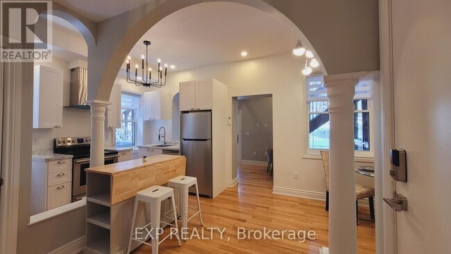 Building Photo - 103 - 157-159 JAMES STREET