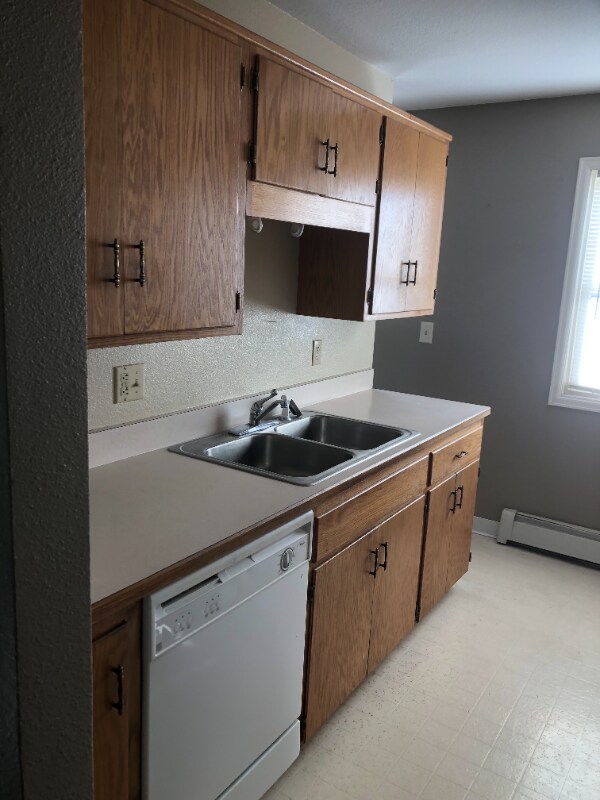 515 E Bradley St Unit 4, Laramie, WY 82072 Room for Rent in Laramie, WY