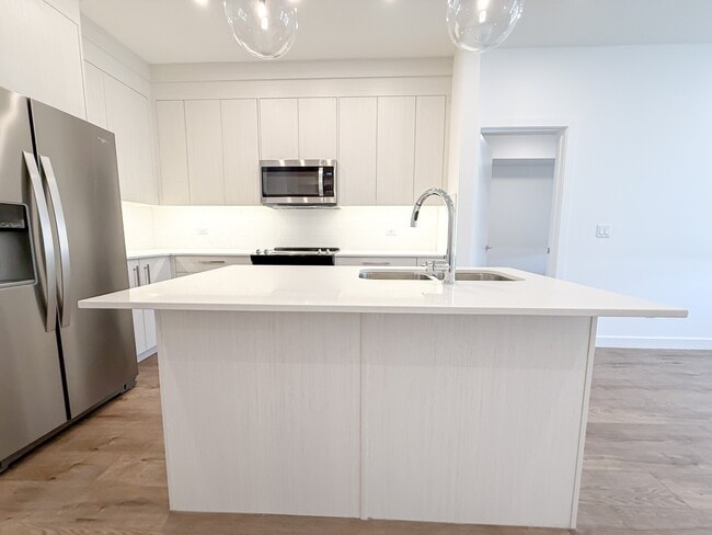 Building Photo - 6 Merganser Dr W