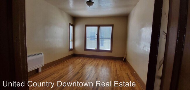 Building Photo - 3 br, 2 bath House - 801 W. Pine