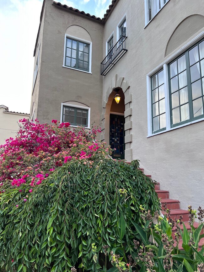 Foto del edificio - 476 Weldon Ave