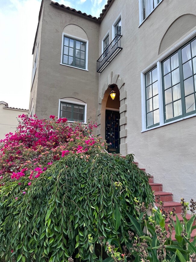 Building Photo - 476 Weldon Ave