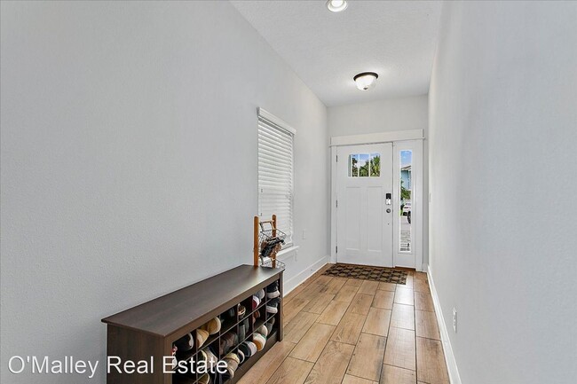 Building Photo - 4 br, 2.5 bath House - 414 5TH AVE S