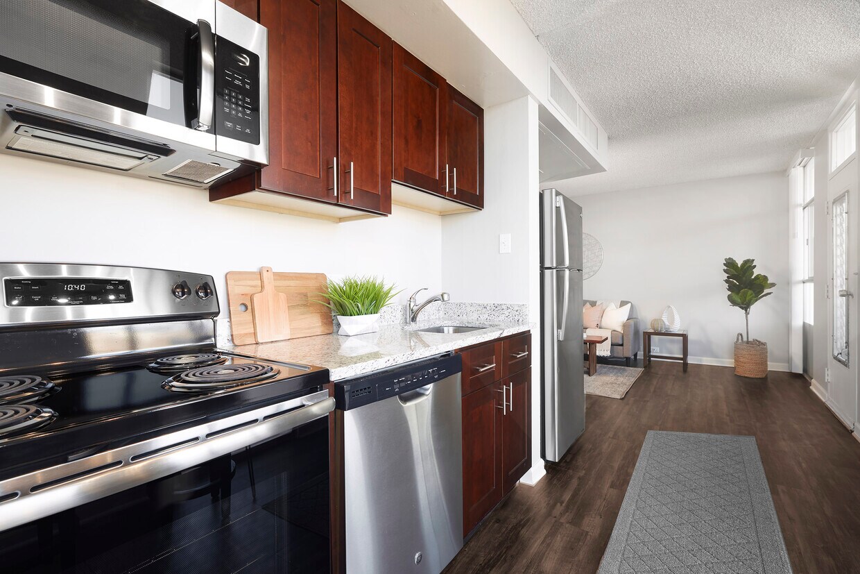 Metropolitan at Cheesman Park Apartments in Denver, CO
