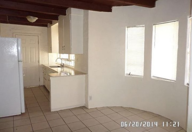 Building Photo - 3574 E Bellevue St