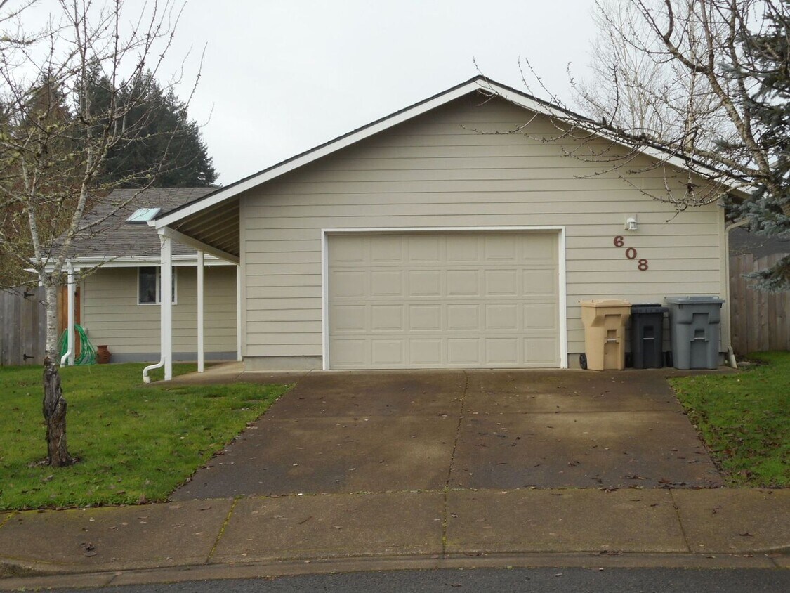 Primary Photo - Great 3-Bedroom 2 bath in Philomath!