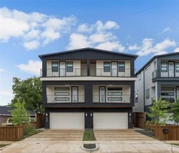Building Photo - 2429 Vagas St