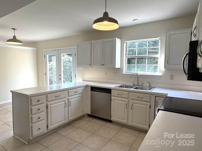 Building Photo - 9037 Castlebay Dr