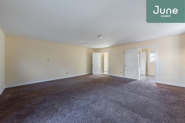 Foto del edificio - Queen room in 4-bed/3.0-bath Home