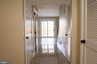 Building Photo - 46566 River Meadows Terrace