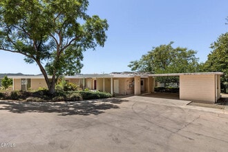 Building Photo - 2075 Linda Flora Dr