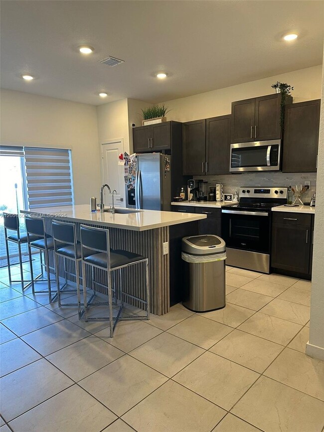 Foto del edificio - 785 SE 18th St