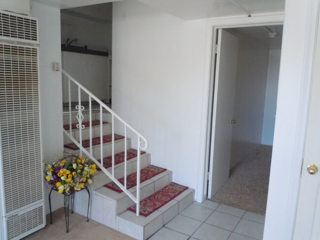 Building Photo - Foothill Triplex