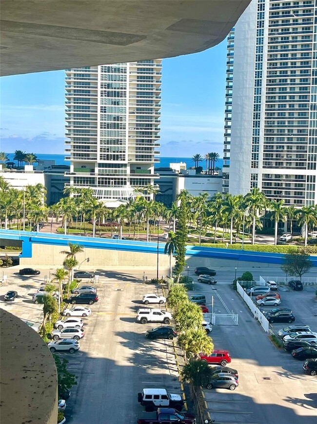 Foto del edificio - 1817 S Ocean Dr