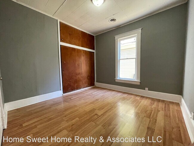 Building Photo - 2 br, 1 bath House - 1225 N Rogers Ave