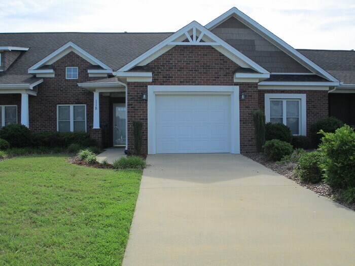 Primary Photo - 118 Savannah Circle, Roanoke Rapids