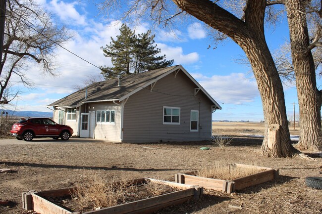 Foto del edificio - Charming Traditional Home in Serene Rural ...