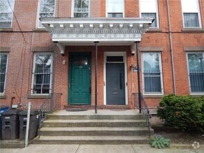 Building Photo - 28 Lyon St