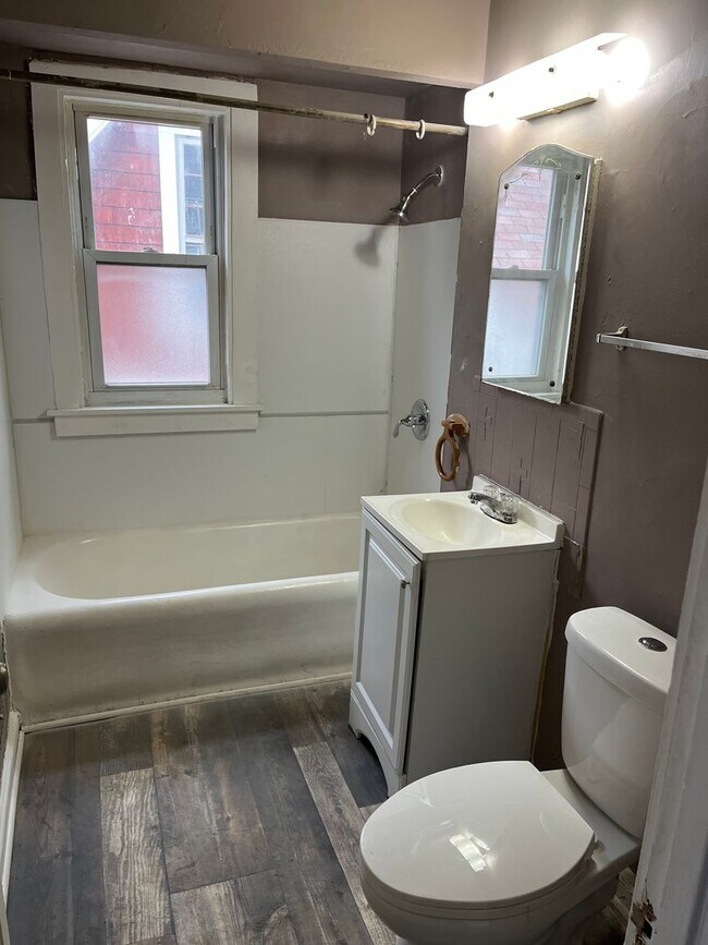 Building Photo - 3221 N 29th St
