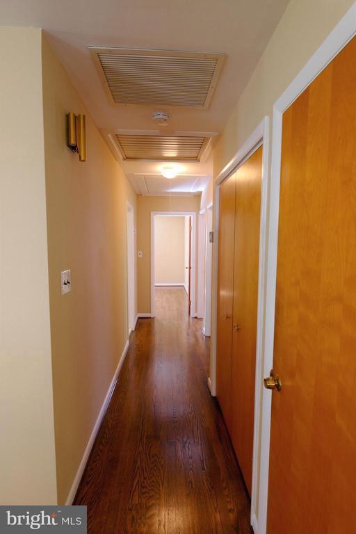 Building Photo - 2603 Beacon Hill Rd