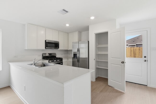 Building Photo - 15696 Plum Brk Dr