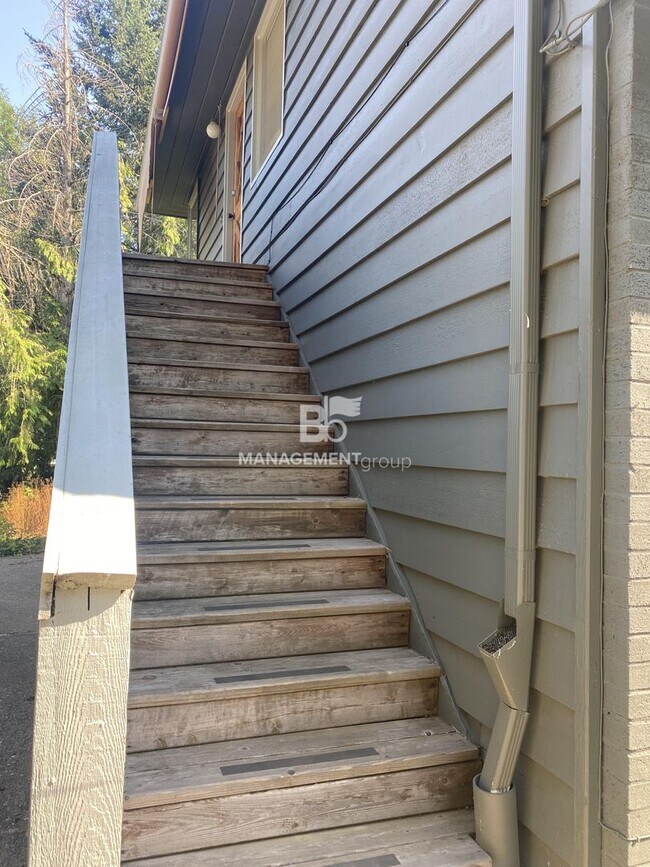 Photo - Spacious Multnomah Village Duplex sits amo... House