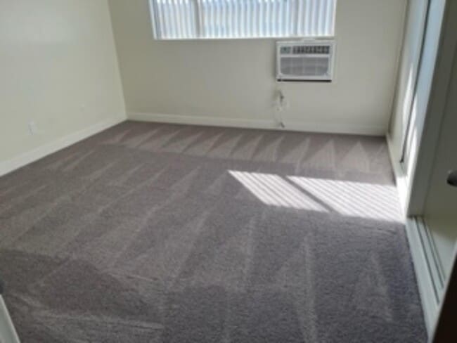 Interior Photo - 7929 Stewart & Gray Rd