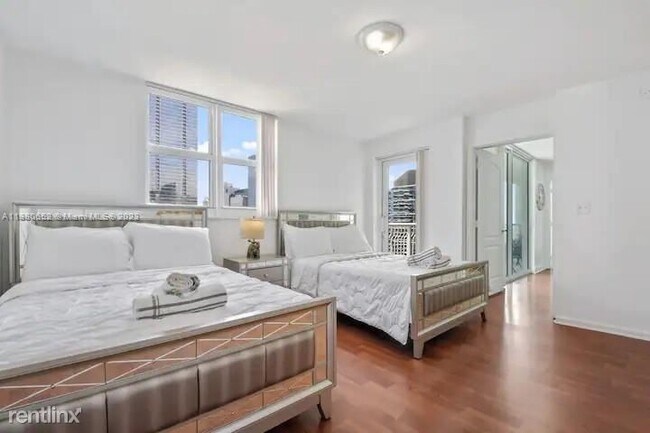 Foto del edificio - 2 br, 2 bath Condo - 1200 Brickell Bay Dr