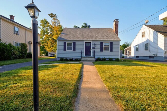 Building Photo - 153 Englewood Ave