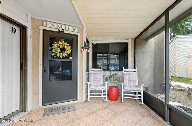 Foto del edificio - 3801 Crown Point Rd