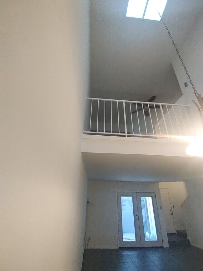 Foto del edificio - 4237 Cole Ave