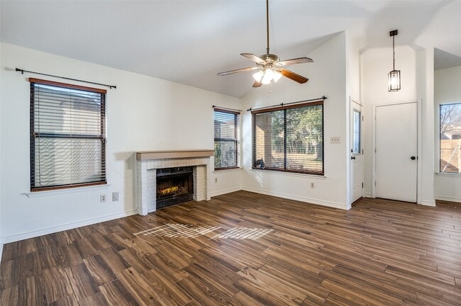 Photo - 661 Prairie Dell St House