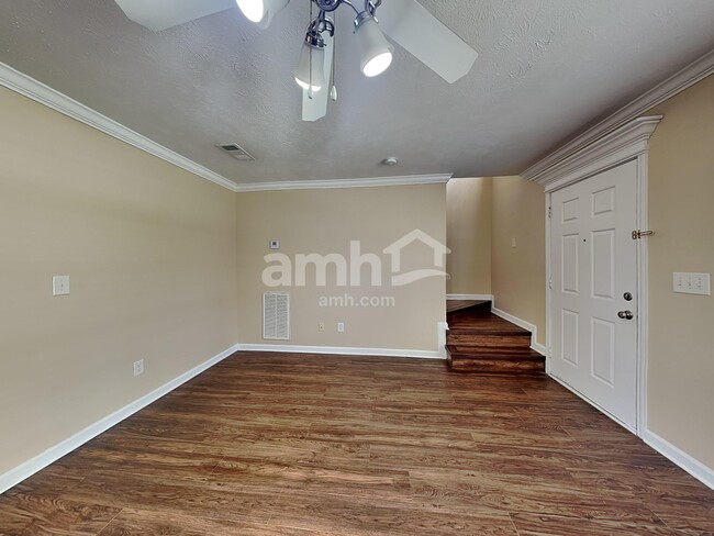 Building Photo - 3129 Skinner Dr