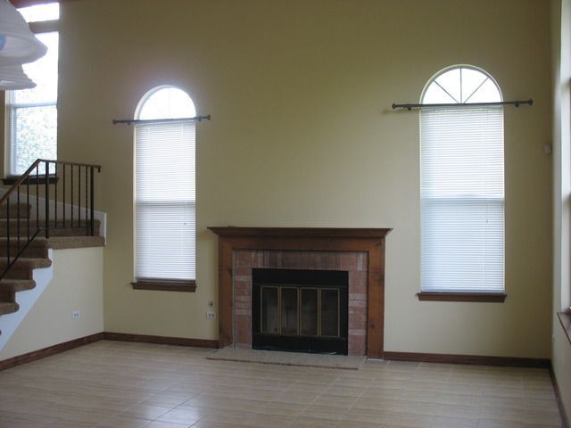 Living room - 7801 Darien Lake Dr
