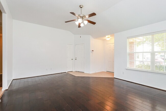 Building Photo - 1015 Bahia Vista Dr