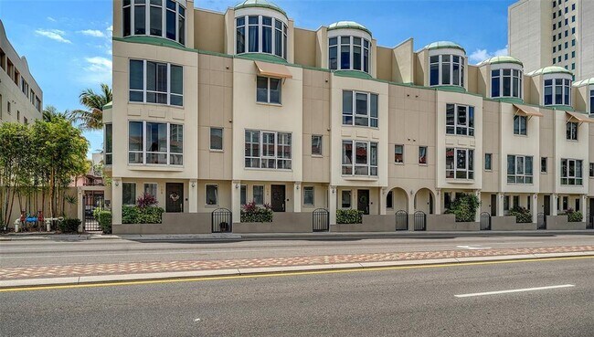 Foto del edificio - 235 Cocoanut Ave