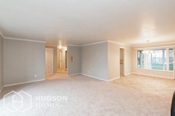 Building Photo - AVAILABLE NOW! - 238 Crestview Dr, Pittsbu...