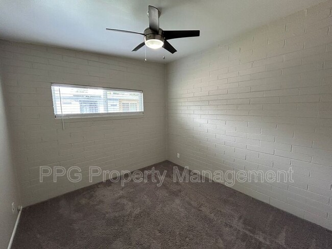 Building Photo - 904 S Mariana St