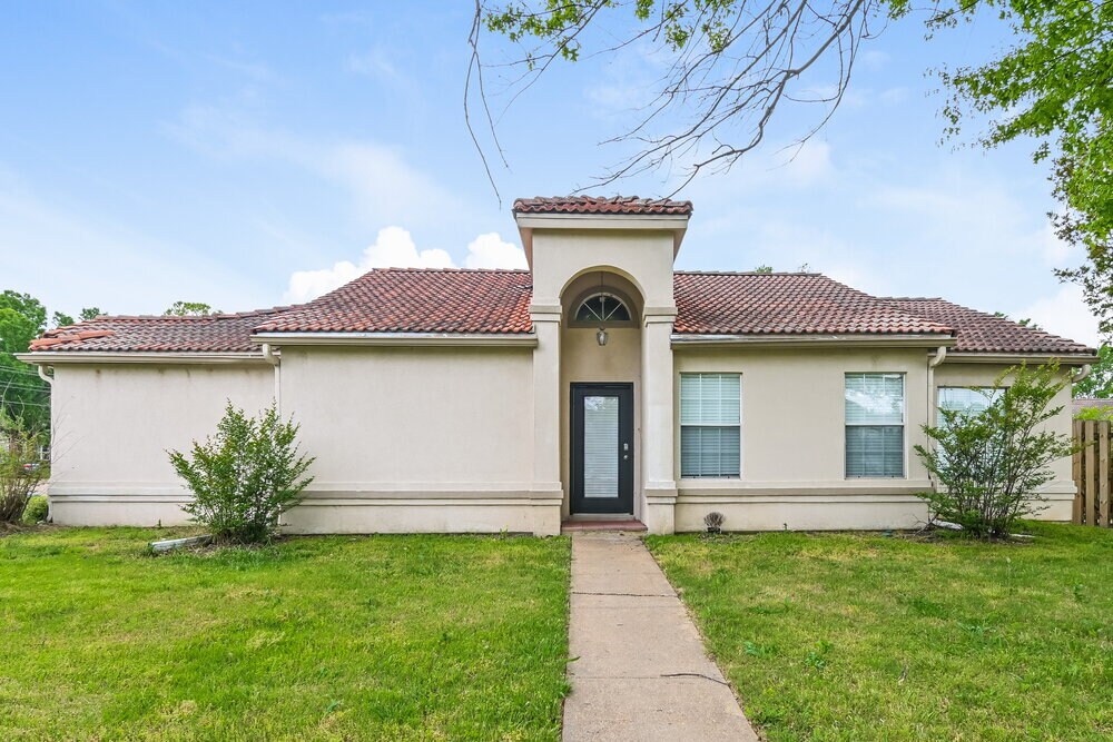 Foto principal - 1153 Charstone Dr