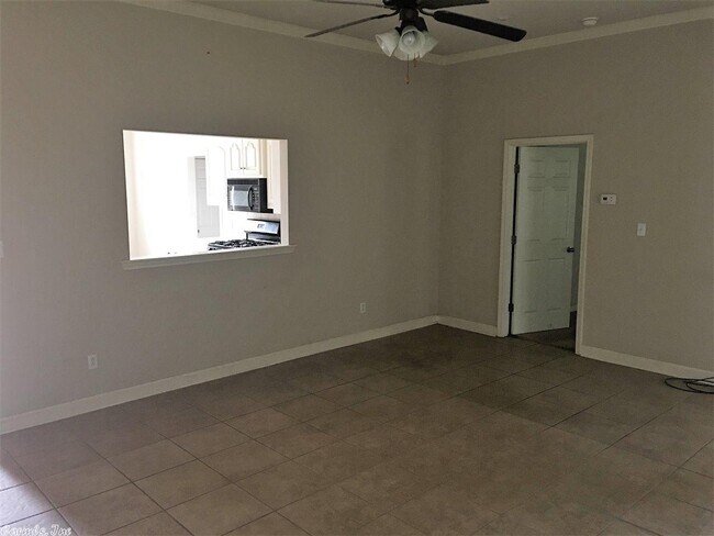 Building Photo - 1014 Katy Ln